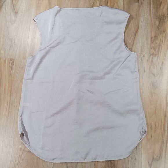 🔺️Gap Taupe Satin Scoop Neck Sleeveless Top Large - Picture 2 of 8